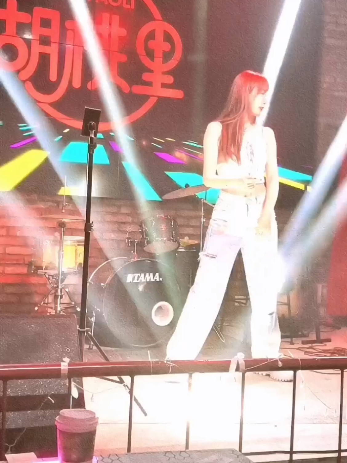 还是一个热心女粉提供的视频